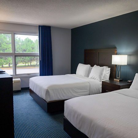 Days Inn By Wyndham Sarnia Harbourfront Zewnętrze zdjęcie