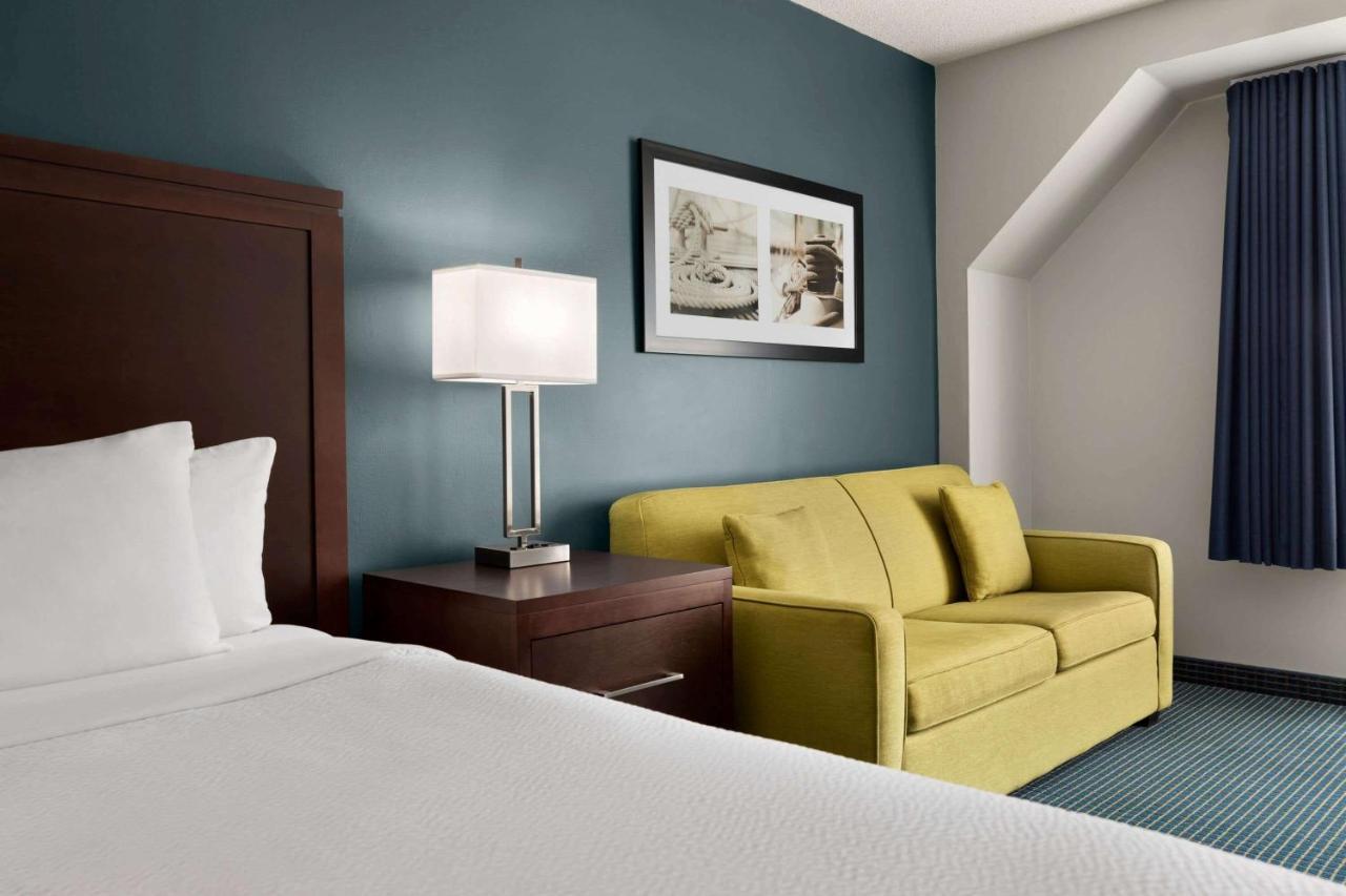 Days Inn By Wyndham Sarnia Harbourfront Zewnętrze zdjęcie