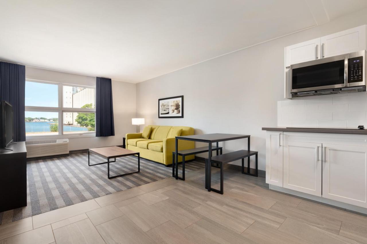 Days Inn By Wyndham Sarnia Harbourfront Zewnętrze zdjęcie