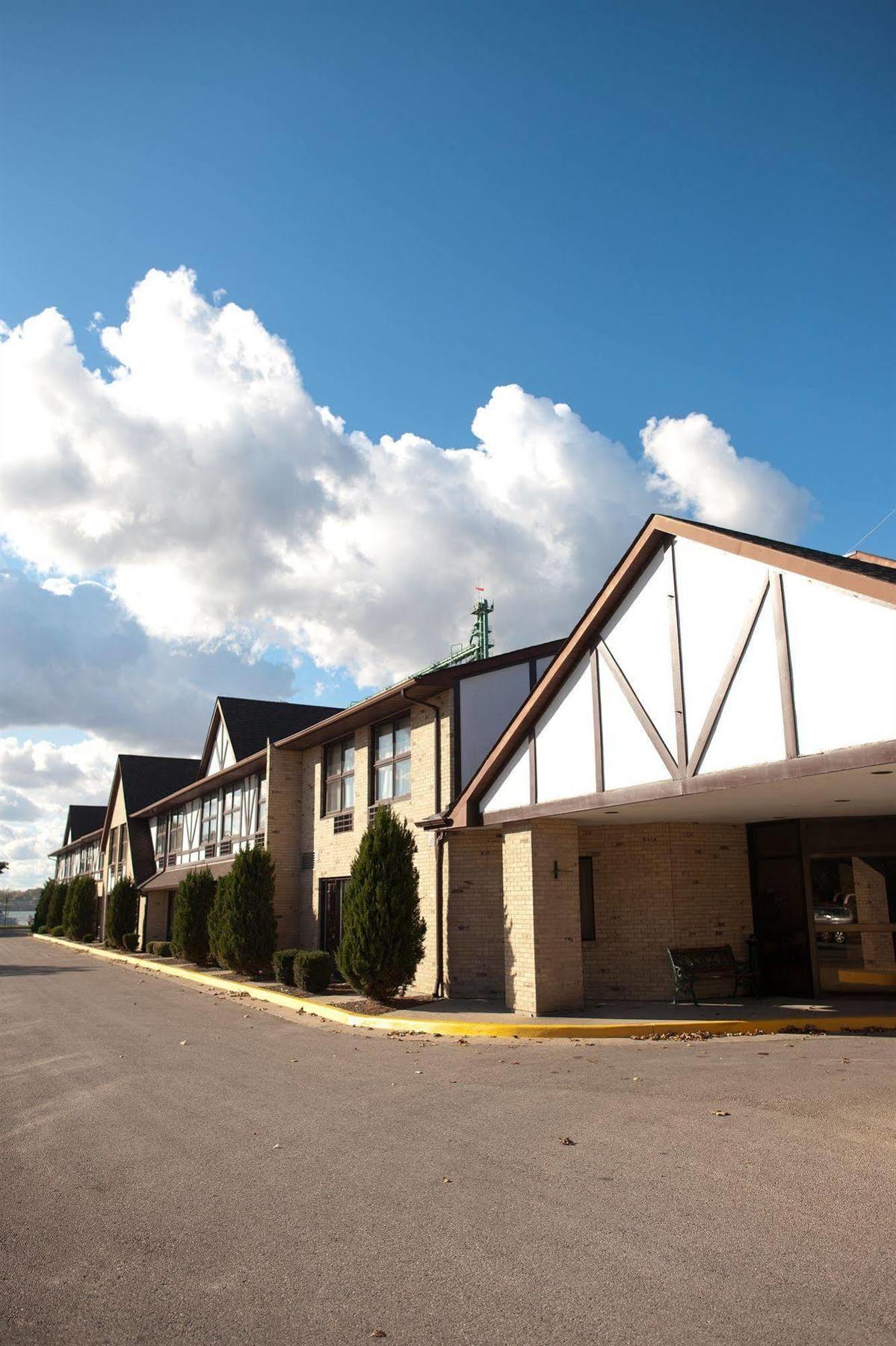 Days Inn By Wyndham Sarnia Harbourfront Zewnętrze zdjęcie