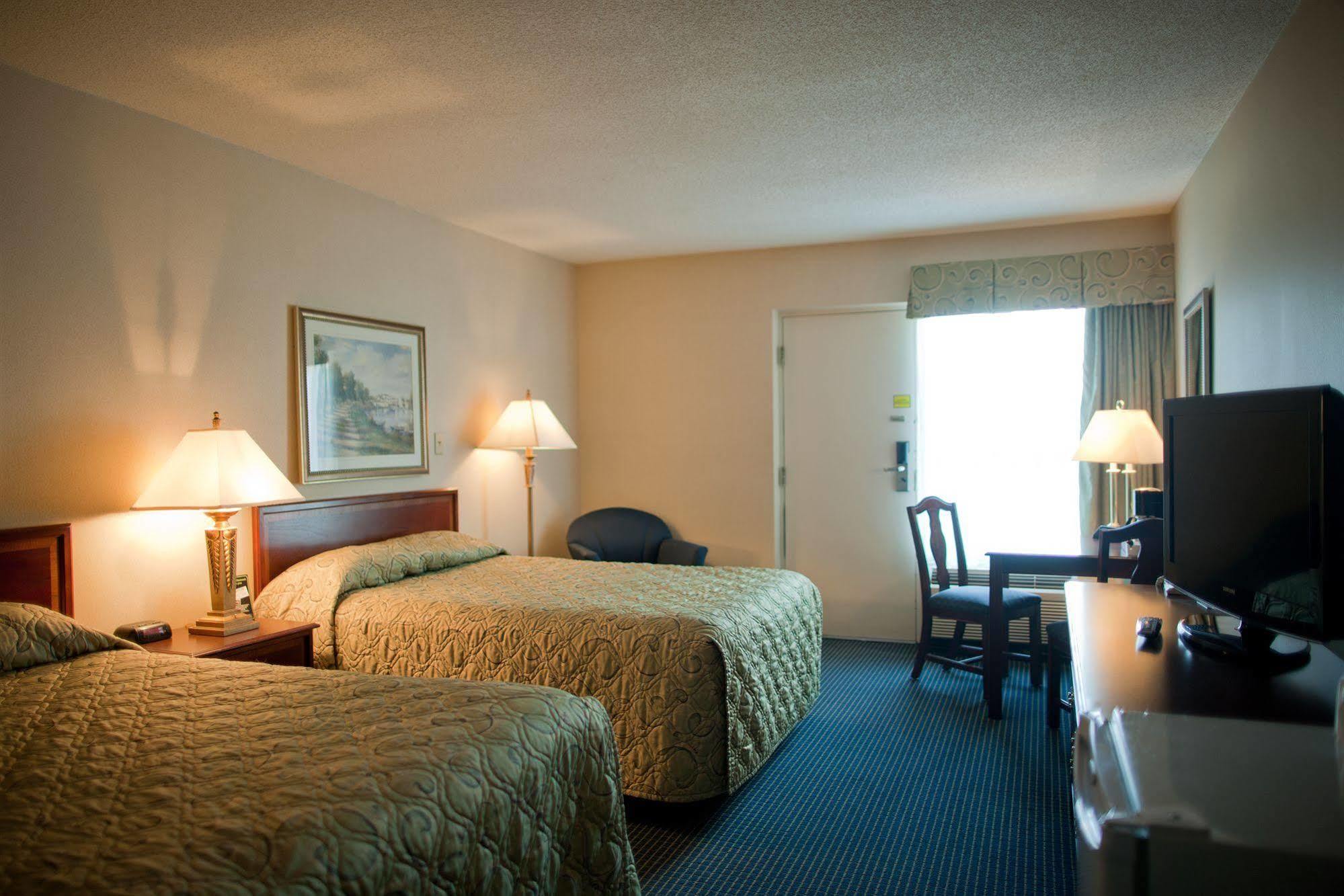 Days Inn By Wyndham Sarnia Harbourfront Zewnętrze zdjęcie