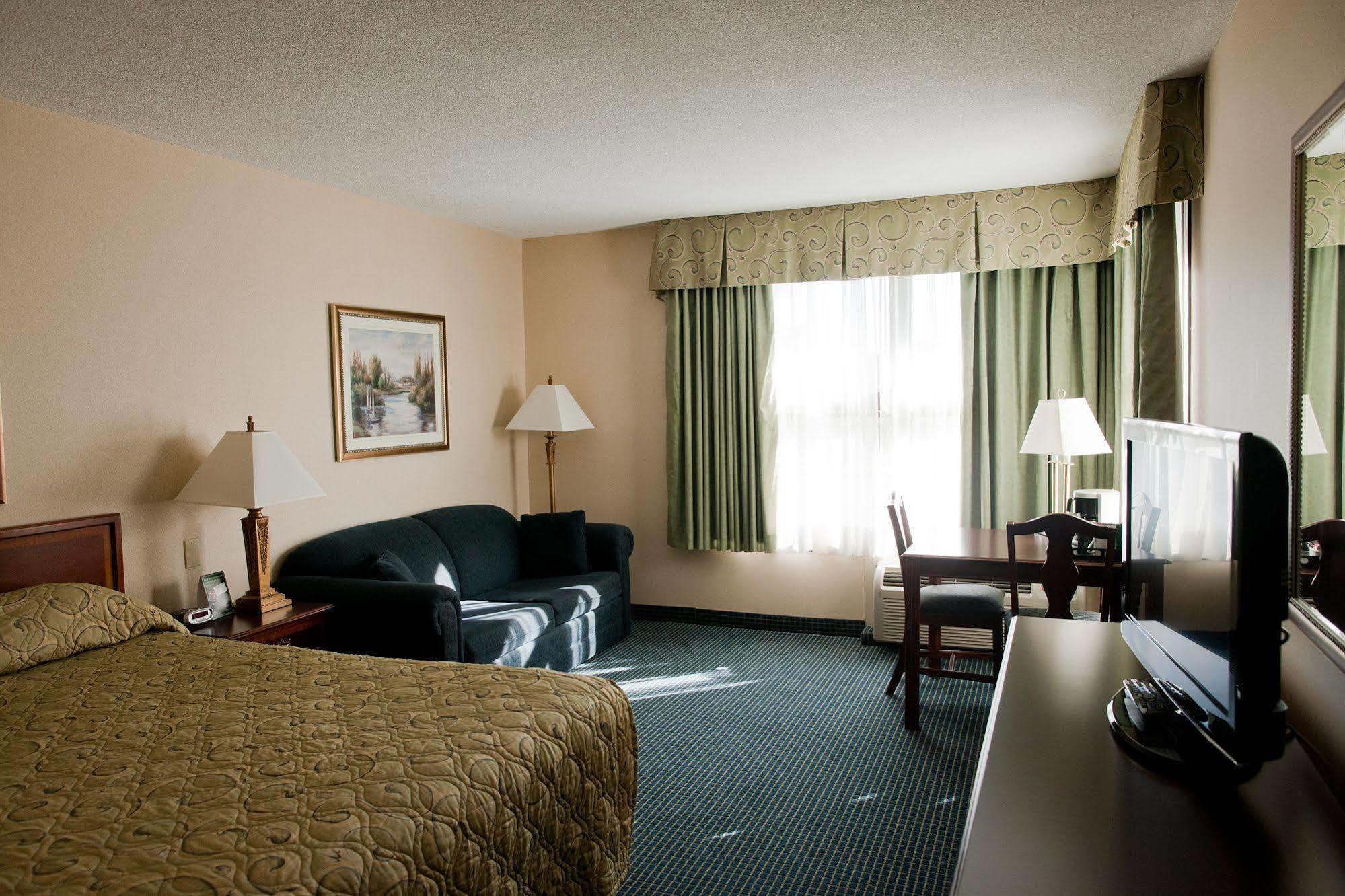 Days Inn By Wyndham Sarnia Harbourfront Zewnętrze zdjęcie